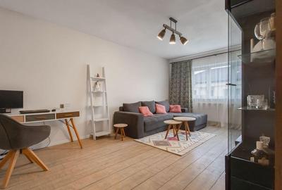 Apartament cu 3 camere decomandat în Lipovei