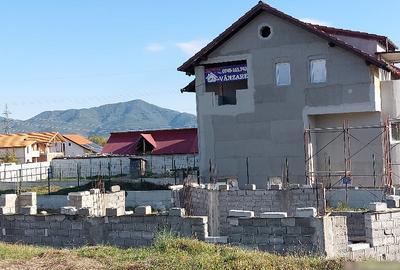 Casa in zona reziden?iala Ha?eg - Nala? Vad - 5