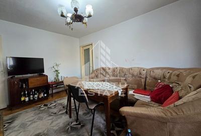 Apartament cu 4 camere, centrala proprie, zona Dacia