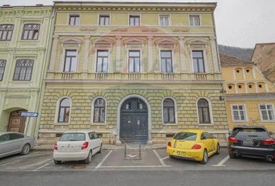 Apartament 102 mp utili, cu parcare in curte, Str. Castelului