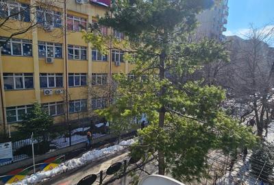 Apartament cu 3 camere semidecomandat, mobilat în Drumul Taberei - 14
