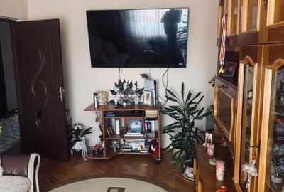 Apartament cu 2 camere decomandat în Plăvăț II - 2