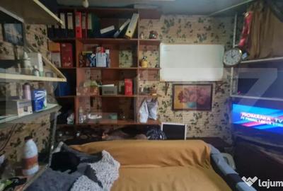 Apartament cu 2 camere semidecomandat, mobilat în Florilor