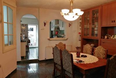 Casă cu Teren 286 Mp în Central - 13