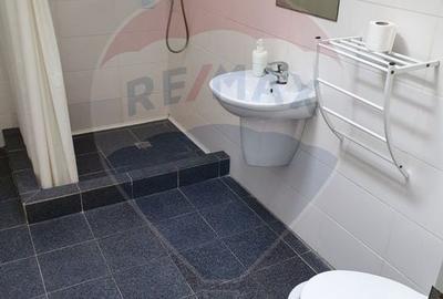 Hotel/Pensiune, de 906 mp, în P-ța Unirii - 8