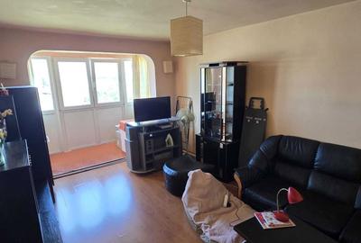 Apartament cu 2 camere decomandat în Podu Roș