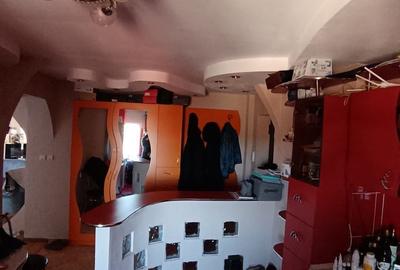 Apartament cu 4 camere decomandat în Central - 2