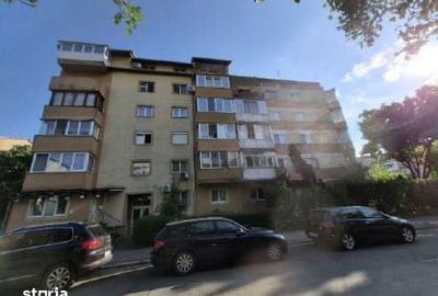 Apartament cu 3 camere în Soarelui