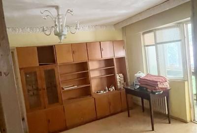 Apartament cu 3 camere semidecomandat în Central - 1