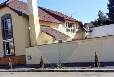 Vila impunatoare in Cartierul Func?ionarilor
