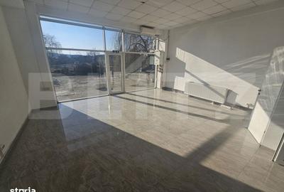 Spațiu comercial, de 79.5 mp, în Independenței - 5