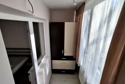 Apartament cu 2 camere decomandat, mobilat în Tractorul - 3