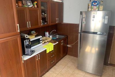 Casă cu 6 camere cu Teren 2800 Mp în Dudești - 2