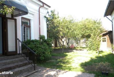 Casă cu 5 camere cu Teren 250 Mp în Central - 2