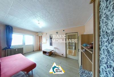 Garsonieră semidecomandată, mobilată în Confecții