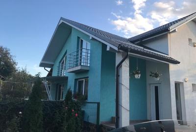 Casă cu 4 camere în Central - 2