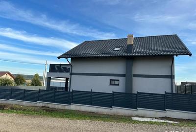 Vand case inviduale cu 3,4,5 camere - 3