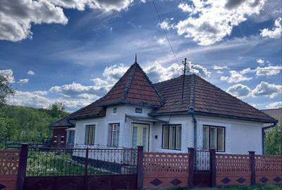 Casă cu 2 camere cu Teren 416 Mp în Luna - 8