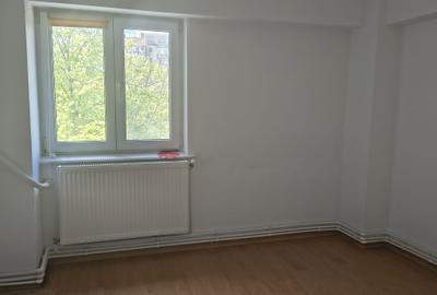 Apartament cu 2 camere decomandat în Tomis II - 3