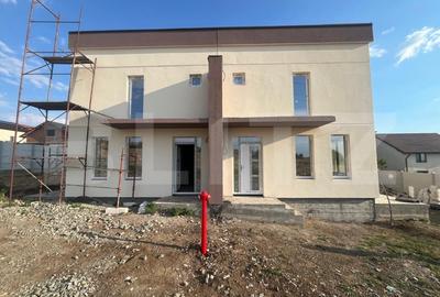 Casa P+1 parte din duplex, Simnicul de Jos