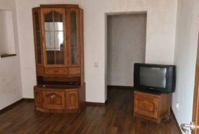 Vila 12 camere, compusa din 4 apartamente, langa Parc, Pucioasa - 2