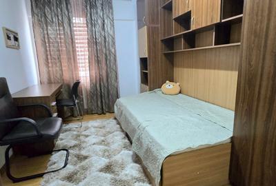 Apartament cu 3 camere decomandat, mobilat în Micro 3 - 8