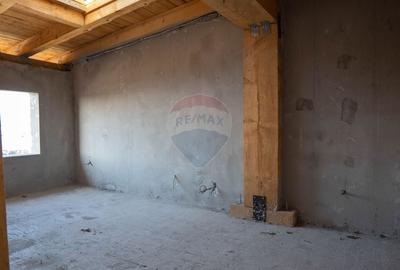 Casă individuală cu 6 camere cu Teren 246 Mp în Central - 10