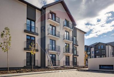 Apartament cu 2 camere decomandat în Tractorul - 1