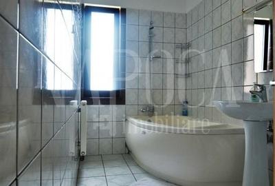 Casă individuală cu 16 camere cu Canalizare în Zorilor - 11