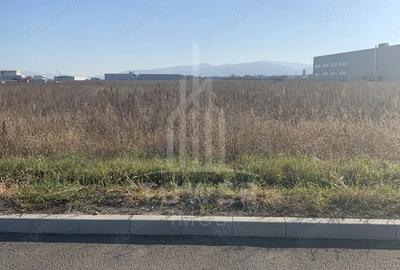 Teren de 9000 mp, în Central - 1