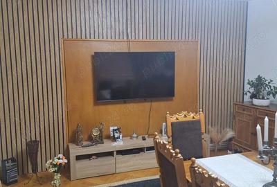 Apartament cu 3 camere decomandat în Central - 1