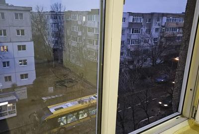 Vand ap.2 cam confort1A langa spitalul CFR,strada Domnisori. - 5