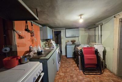Casa de vanzare, cu 5 camere, 120 mp utili, teren 240 mp, zona UMF - 6
