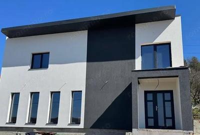 Casă cu 4 camere cu Teren 1620 Mp în Curtea de Argeș - 3