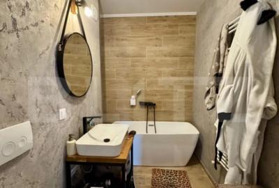 Apartament cu 3 camere decomandat în Libertății