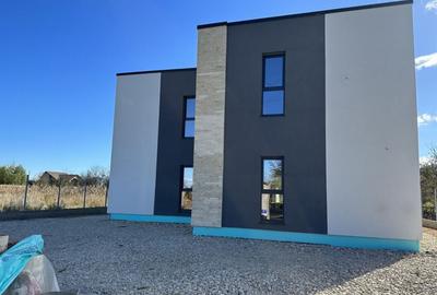 Casă cu 4 camere cu Canalizare în Bartolomeu