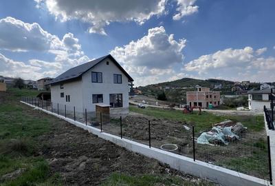 Casă cu 4 camere în Central - 2