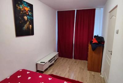 Inchiriez apartament 2 camere - 4