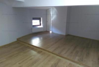 Casă cu 4 camere cu Canalizare în Apollo - 17