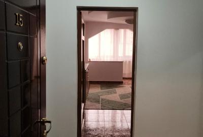 Apartament cu 2 camere decomandat în Cornișa - 4