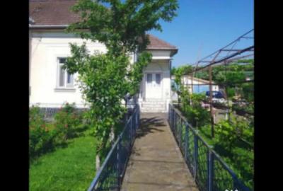 Casă cu 5 camere cu Teren 2400 Mp în Călan - 2