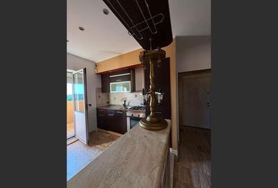 Decomandat 3 camere, 59 mp + terasă 36 mp – 68.000 € negociabil! - 3