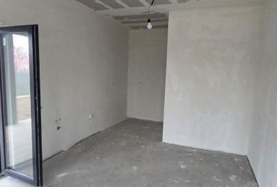 Casă cu 3 camere în Lazuri