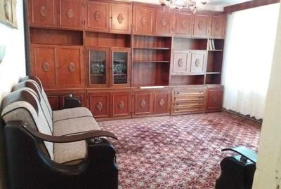 Apartament cu 3 camere decomandat în Micro 4 - 4