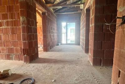 Casă cu Teren 500 Mp în Satulung - 1