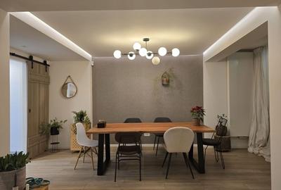 Casă cu 5 camere cu Canalizare în Central - 2