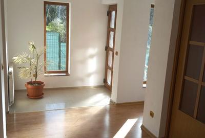 Casă cu 3 camere în Stana - 5