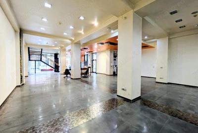 Spațiu comercial, de 233 mp, în Cetății - 3