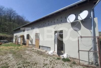 Casă cu 1 camere cu Teren 500 Mp în Slimnic - 1