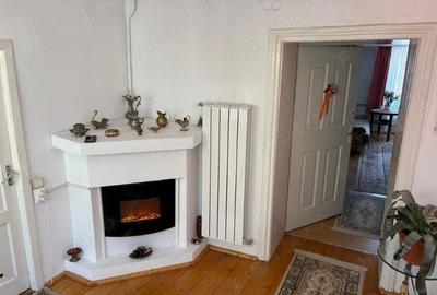 Casă individuală cu 4 camere cu Canalizare în Central - 9